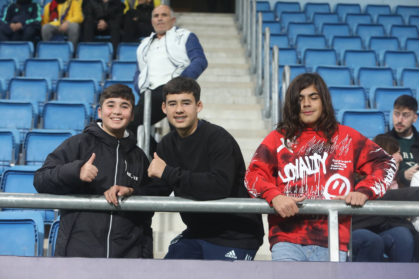 Fotos: Búscate en el partido Cádiz - Manchester United