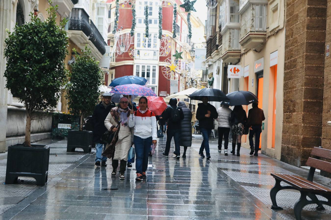 Fotos: El temporal de viento y lluvia en Cádiz, en imágenes