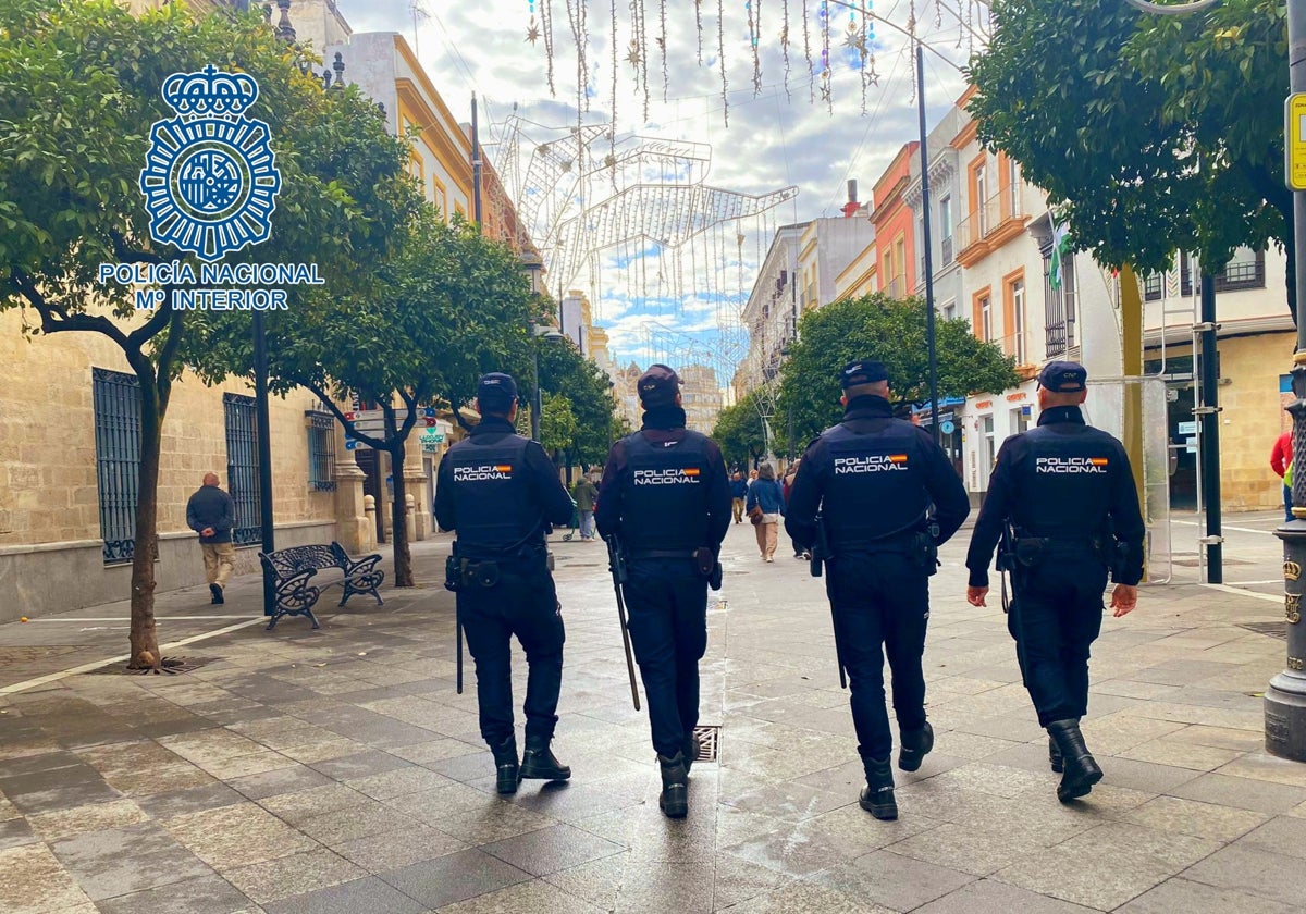 Intenso refuerzo policial en Cádiz de cara a la Navidad