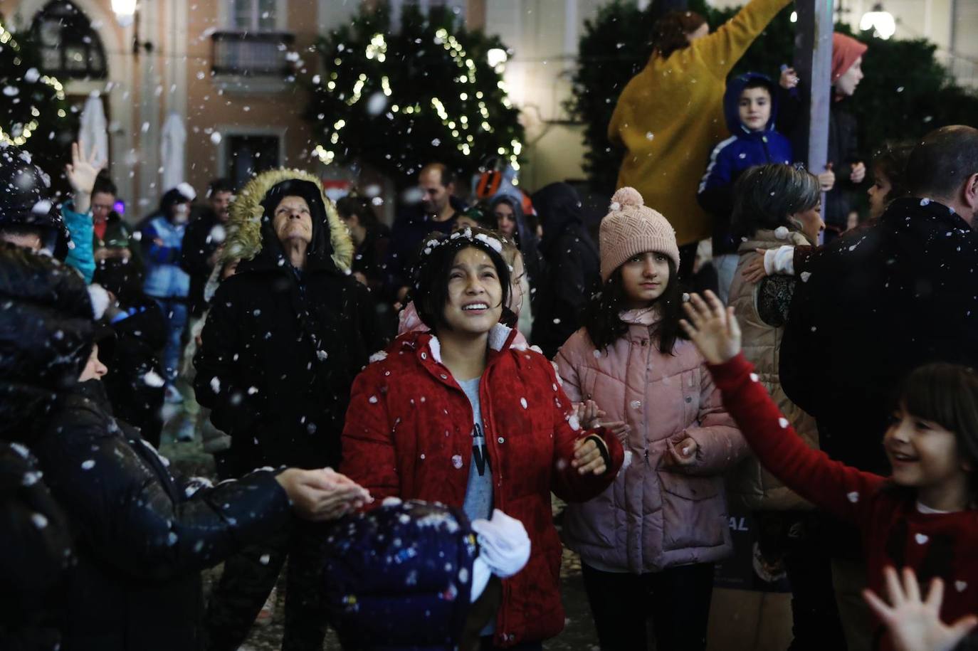 Fotos: Así ha sido la gran nevada en la plaza San Antonio