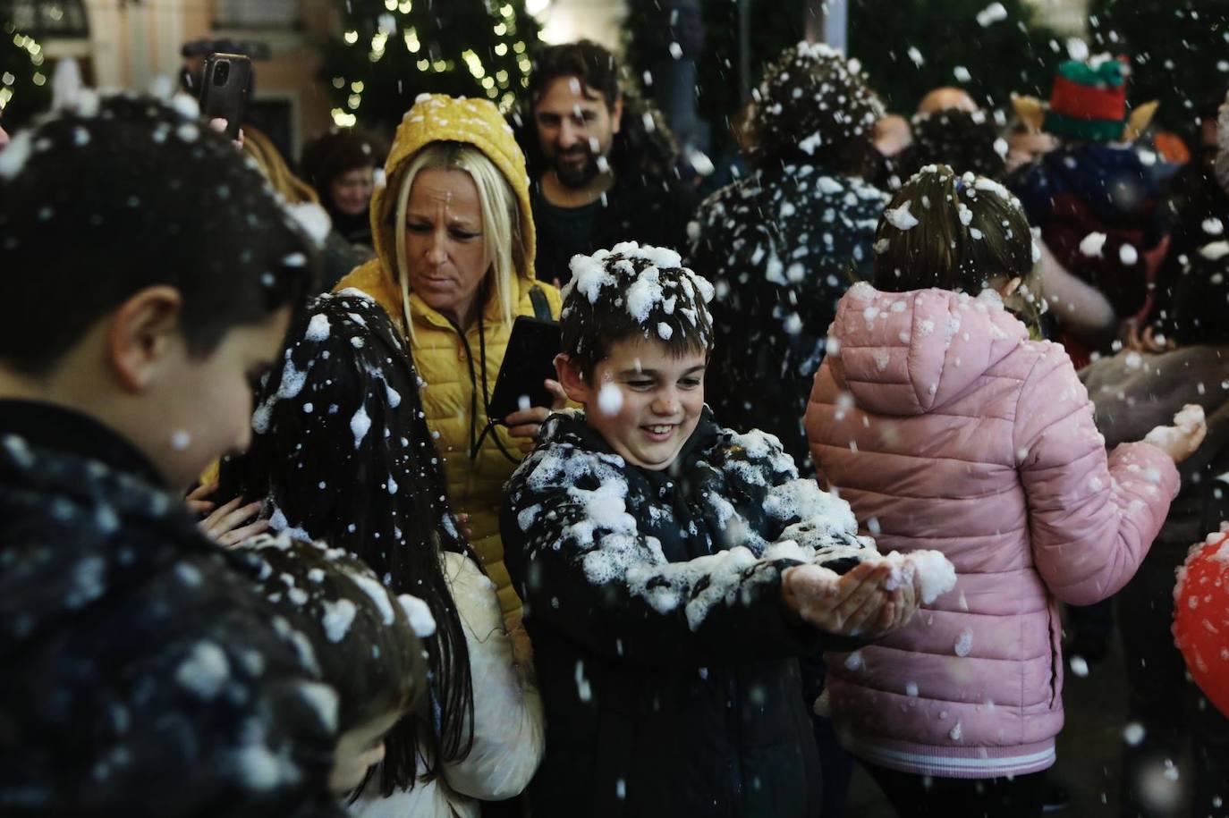 Fotos: Así ha sido la gran nevada en la plaza San Antonio