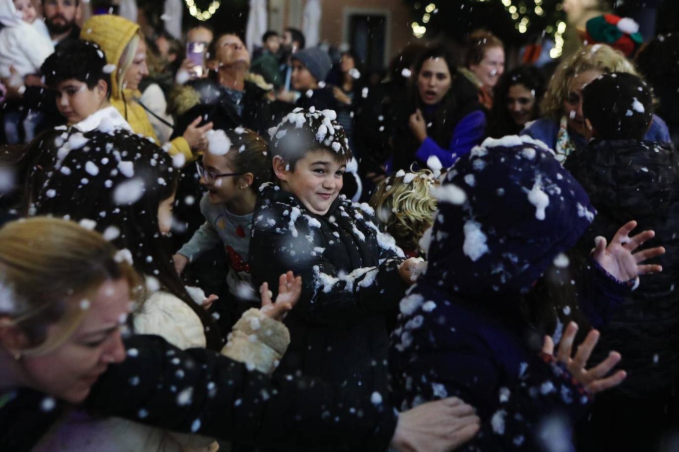 Fotos: Así ha sido la gran nevada en la plaza San Antonio