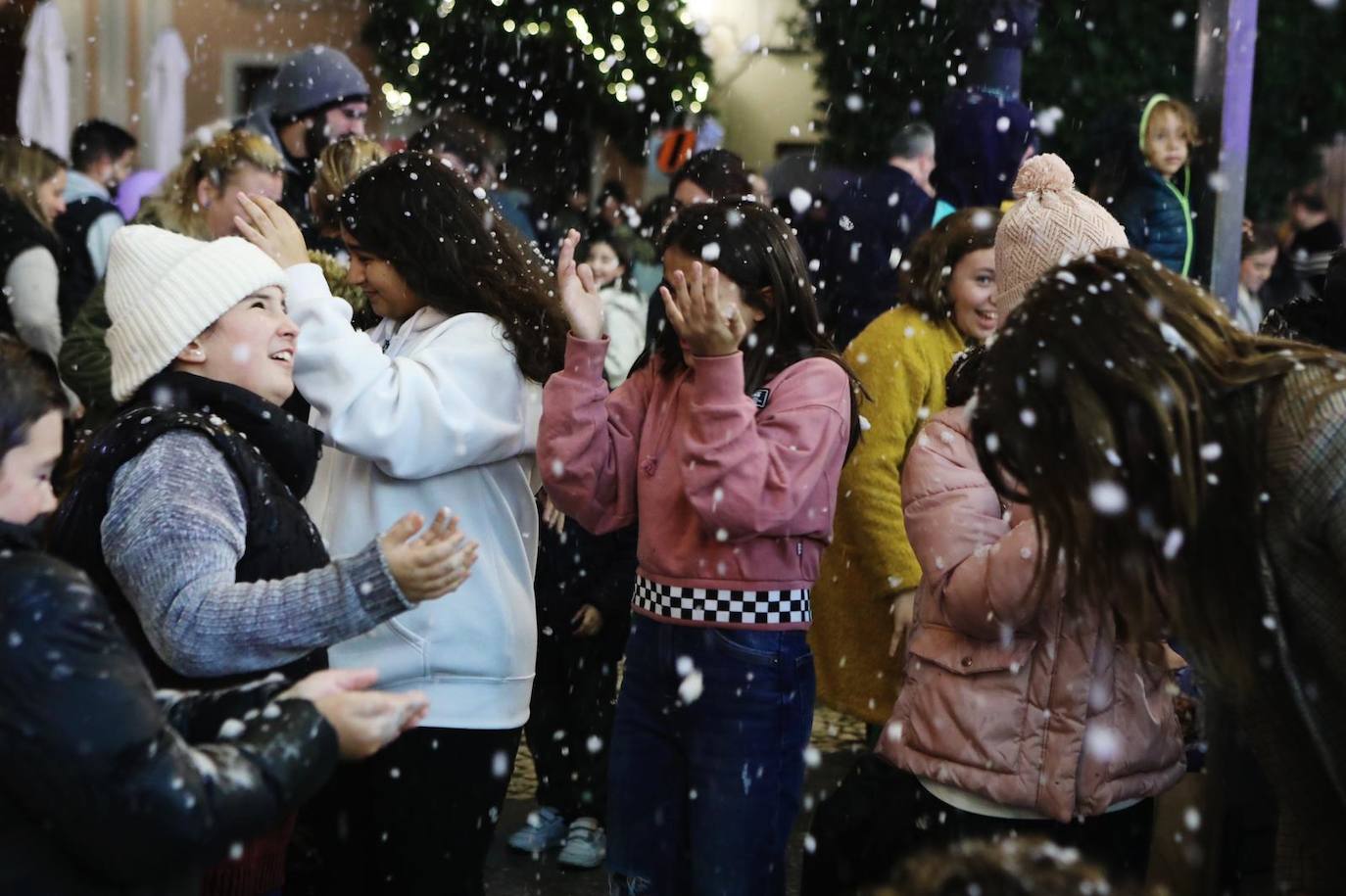 Fotos: Así ha sido la gran nevada en la plaza San Antonio