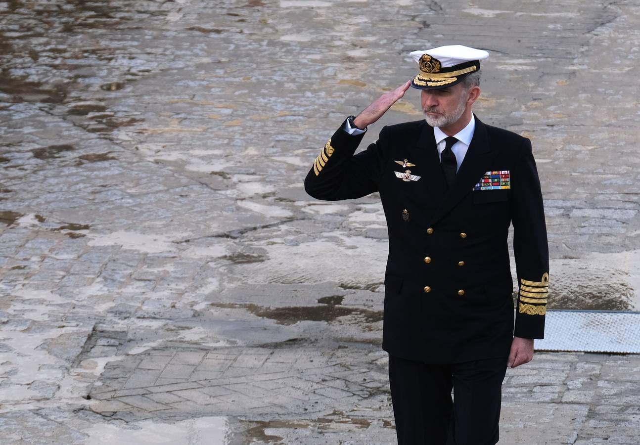 Fotos: las imágenes de la visita del rey Felipe VI al TEAR de San Fernando