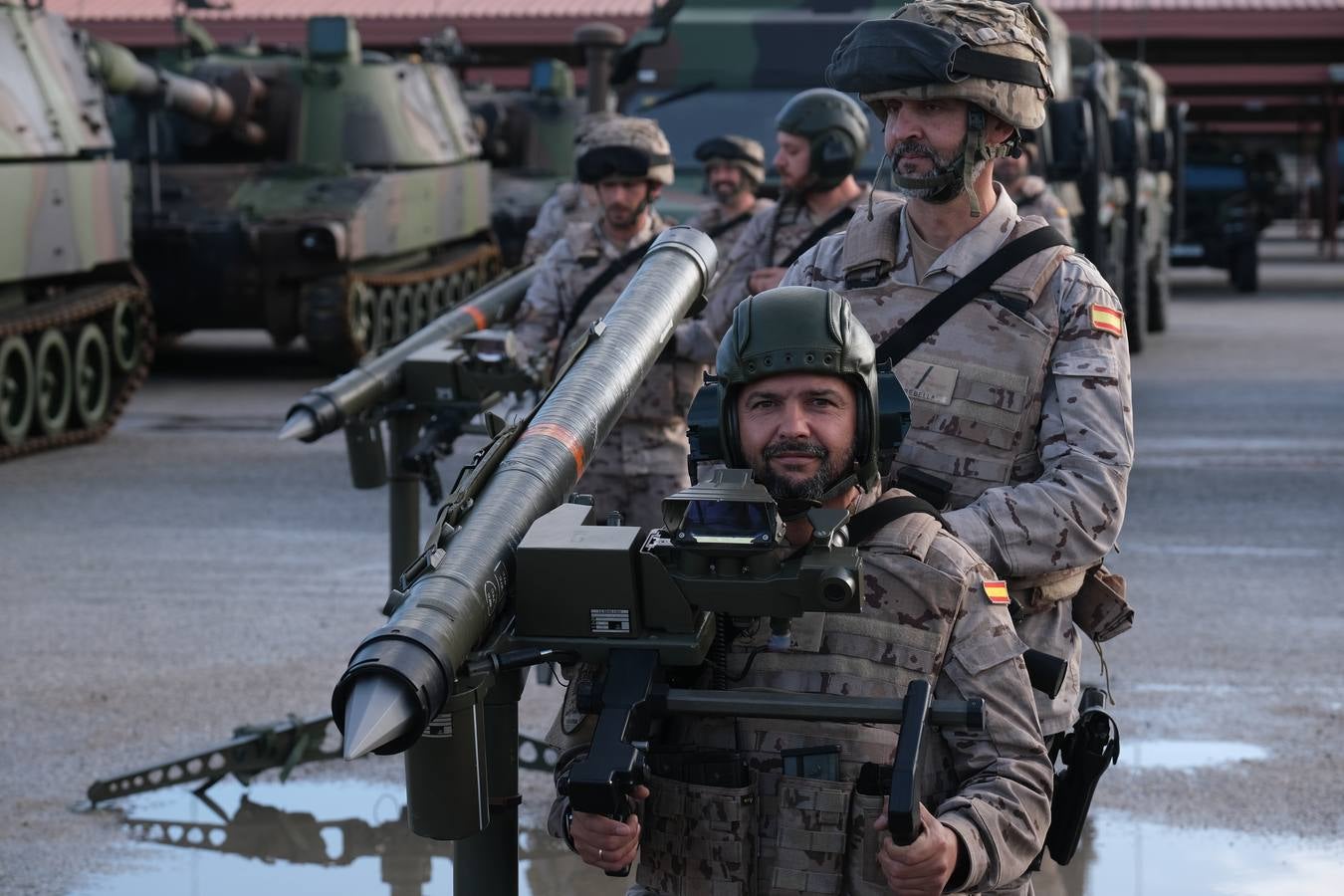 Fotos: las imágenes de la visita del rey Felipe VI al TEAR de San Fernando