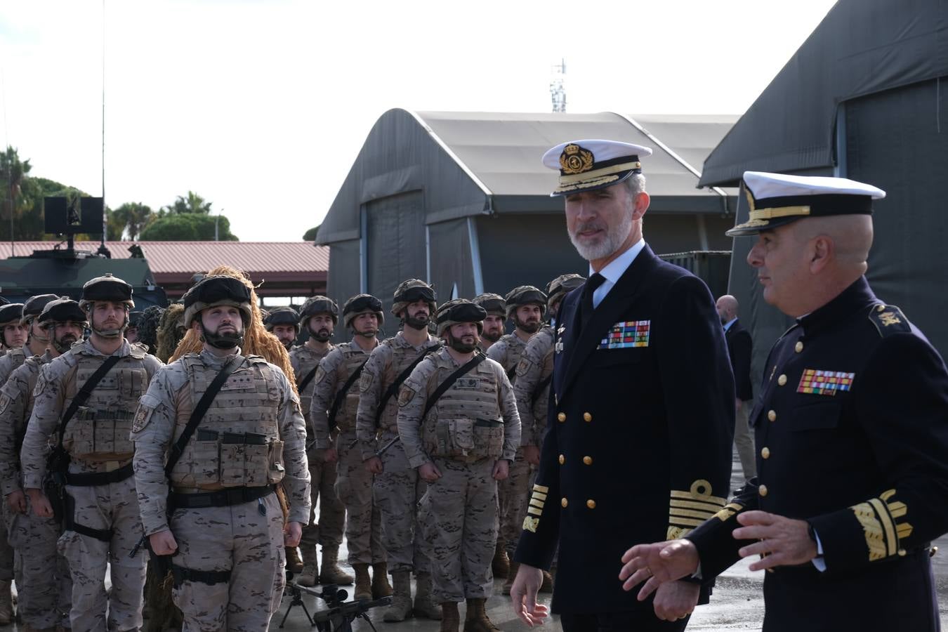 Fotos: las imágenes de la visita del rey Felipe VI al TEAR de San Fernando