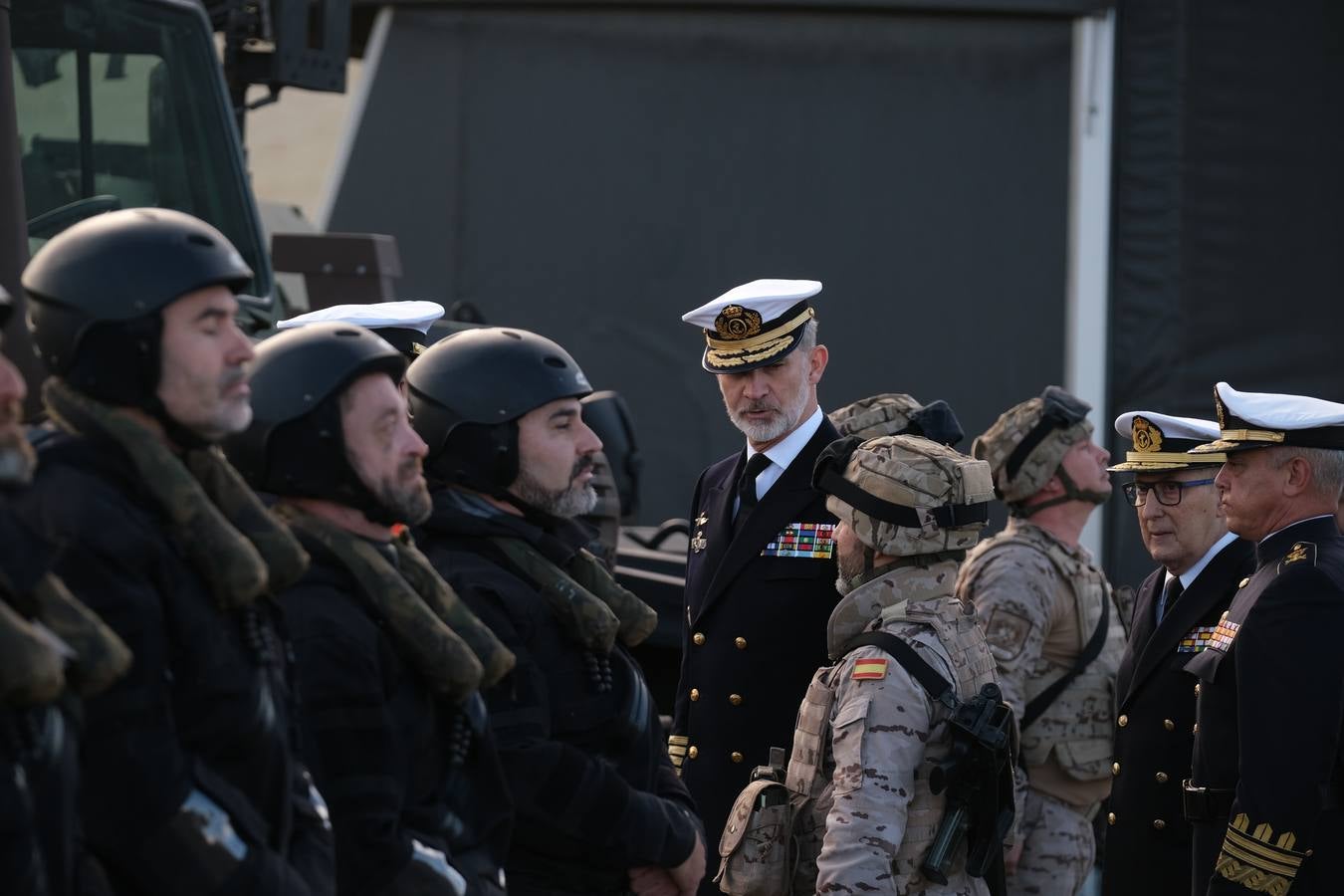 Fotos: las imágenes de la visita del rey Felipe VI al TEAR de San Fernando