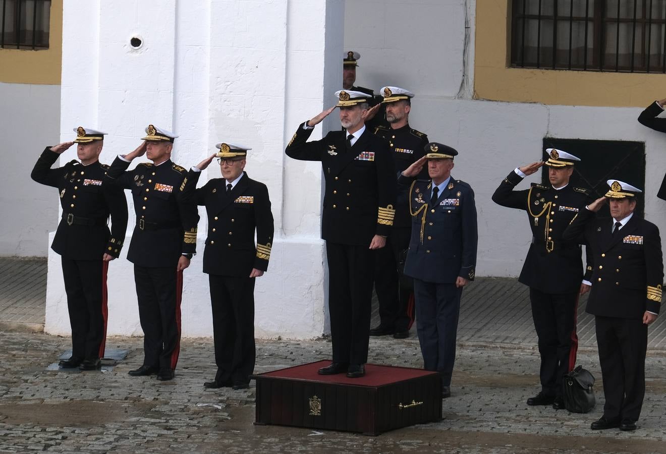 Fotos: las imágenes de la visita del rey Felipe VI al TEAR de San Fernando