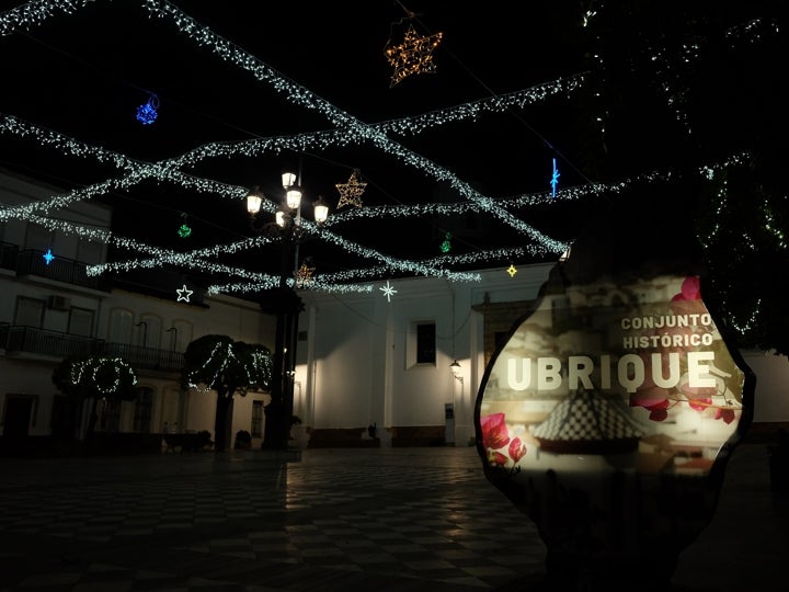 Así brilla Ubrique en Navidad, el pueblo de Cádiz favorito por los lectores