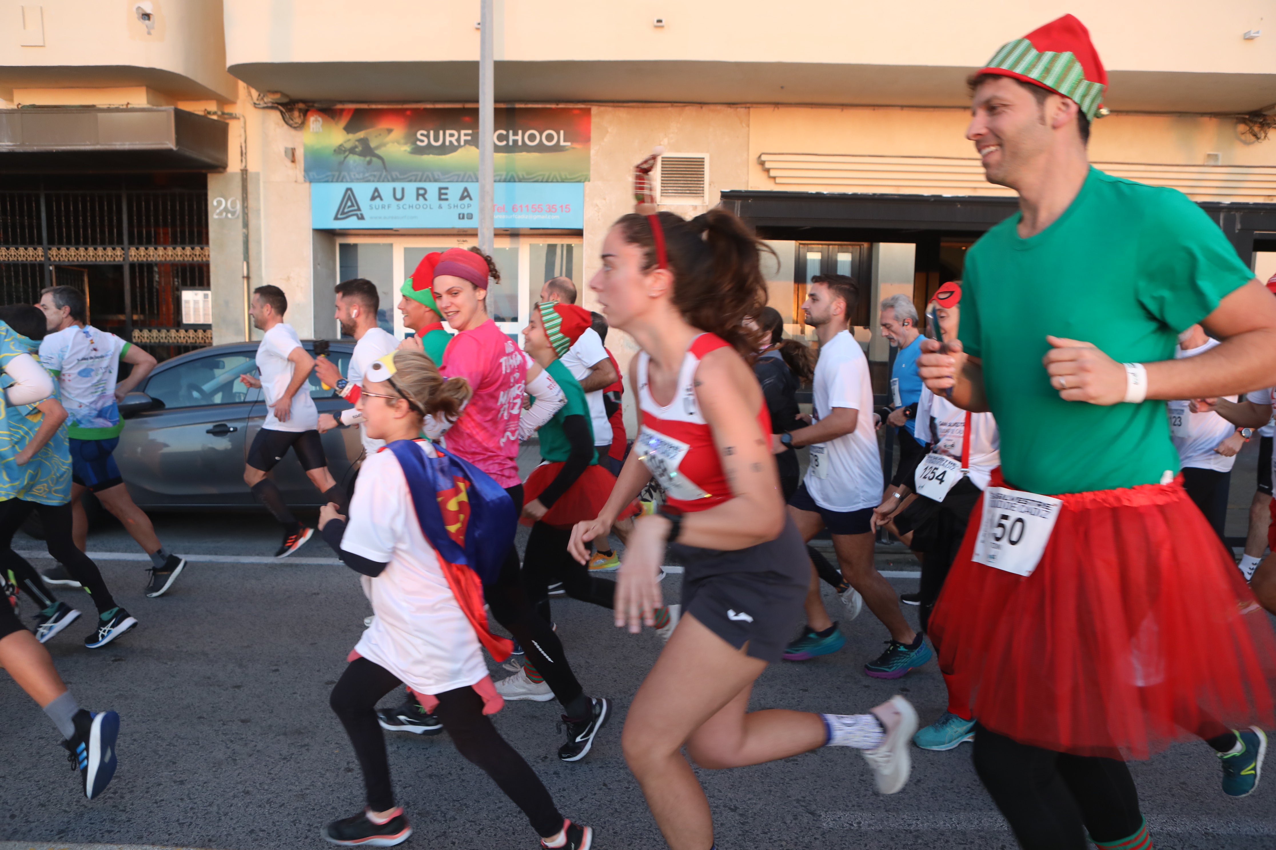 Fotos: Así ha sido la San Silvestre en Cádiz