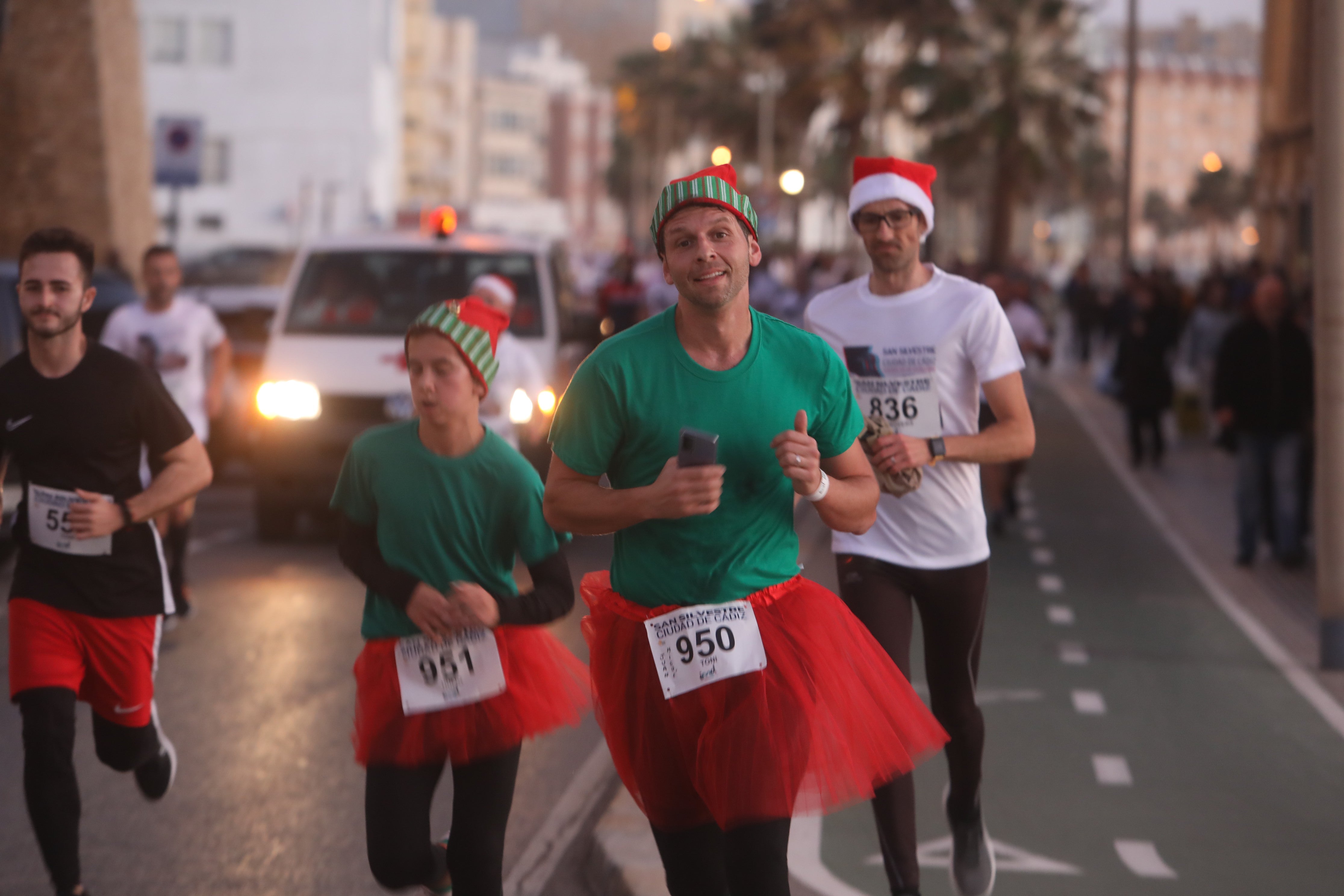 Fotos: Así ha sido la San Silvestre en Cádiz