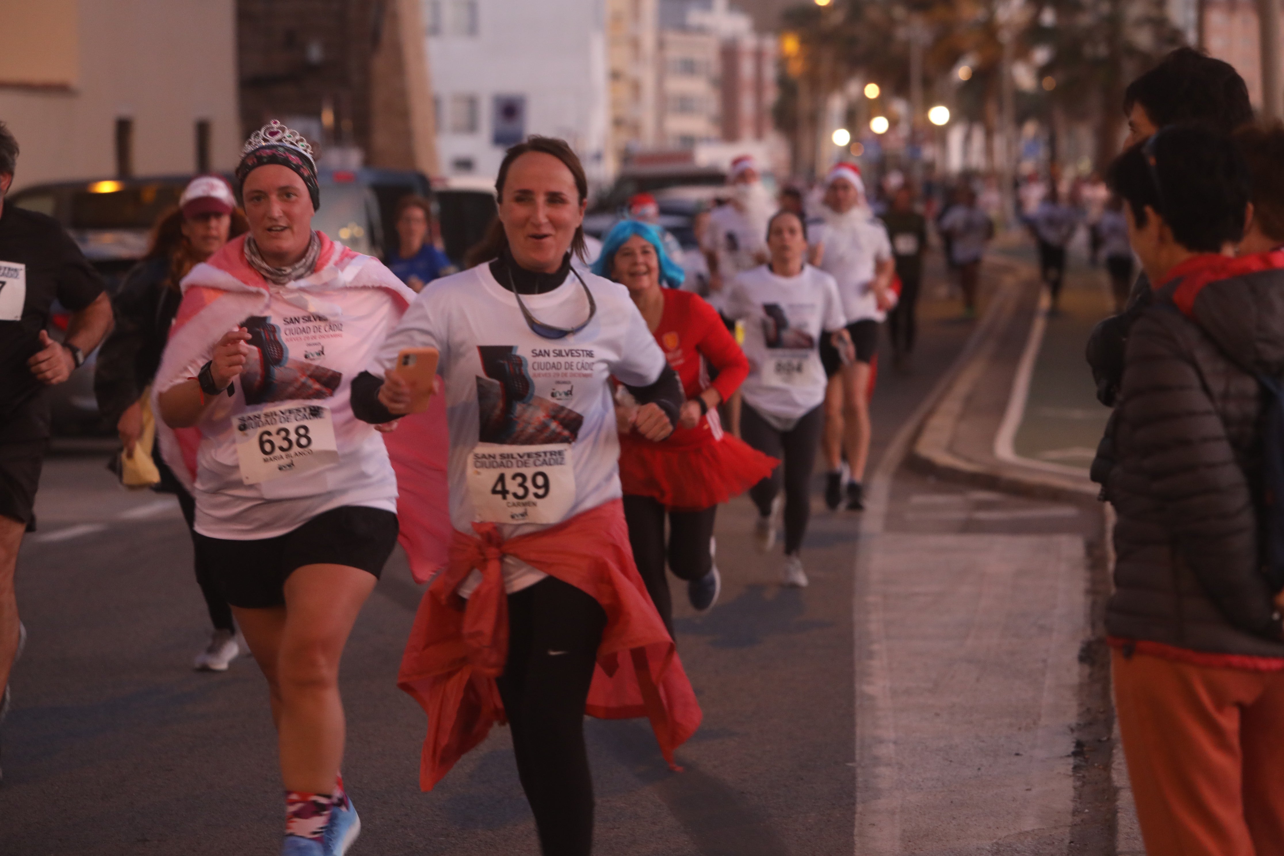 Fotos: Así ha sido la San Silvestre en Cádiz