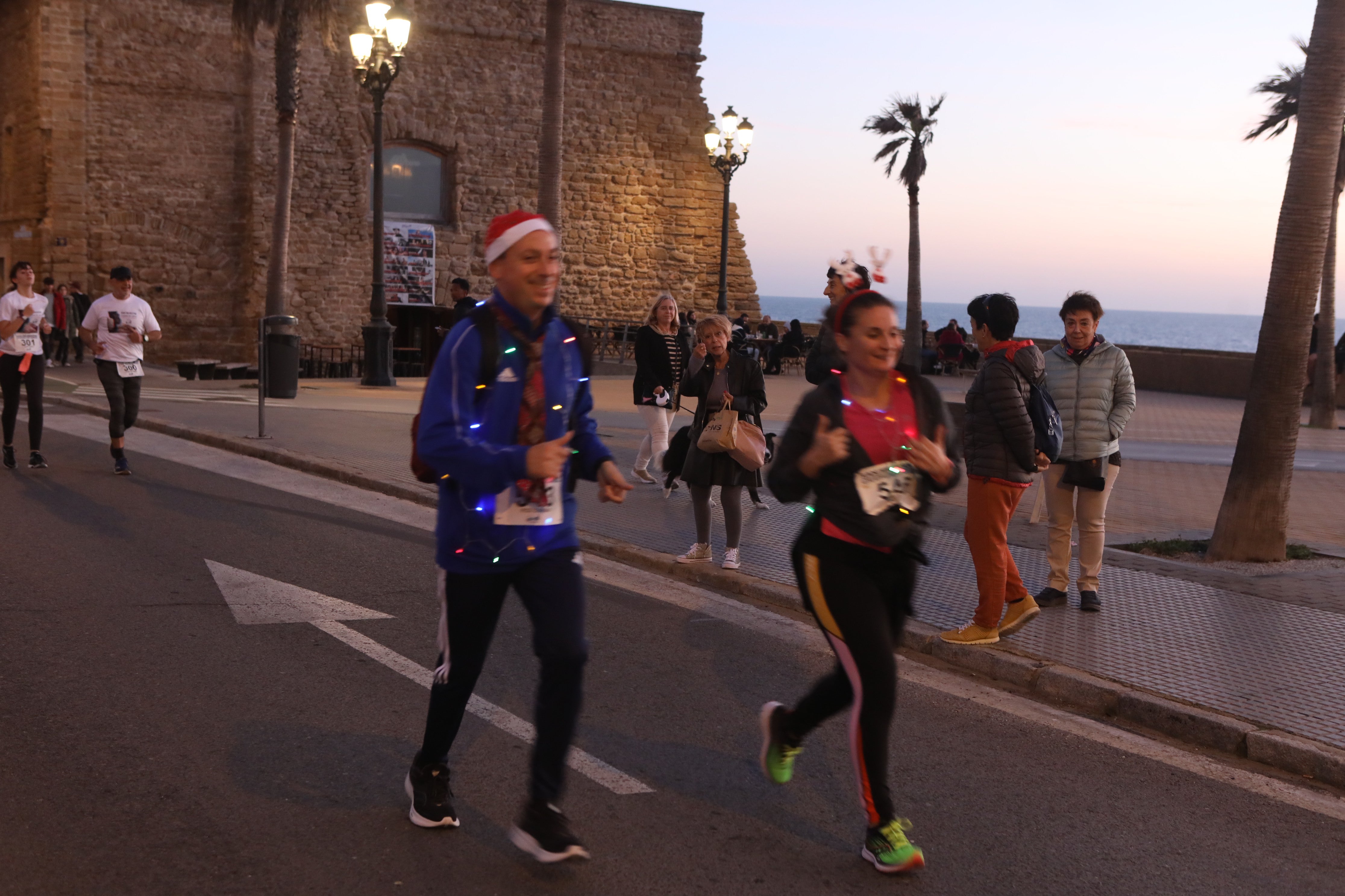 Fotos: Así ha sido la San Silvestre en Cádiz