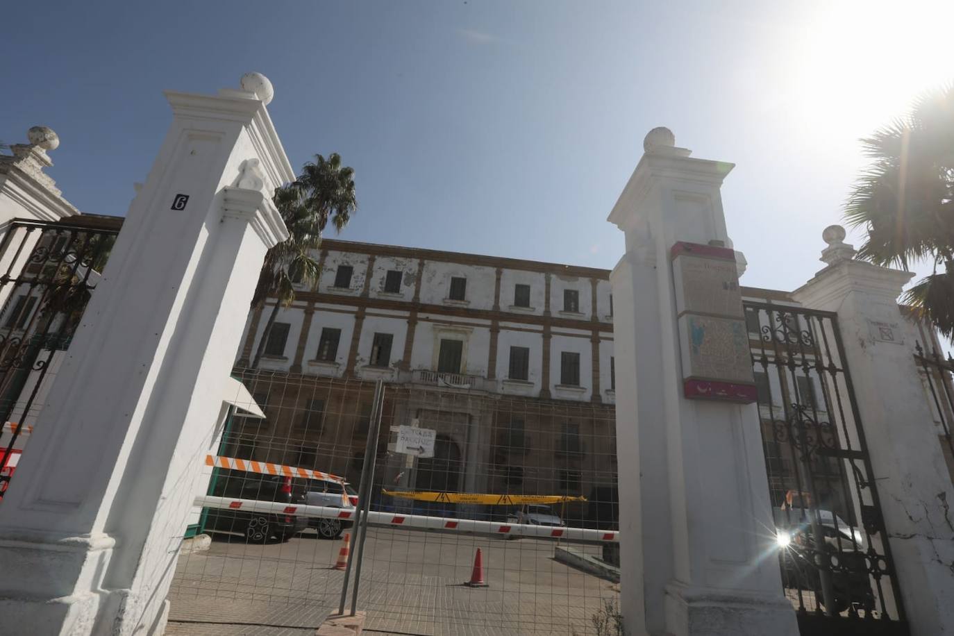 10 de octubre. En el mes de octubre, todas las administraciones se ponían de acuerdo para que el proyecto de Valcárcel saliera adelante. En un documento conjunto apoyaban que las obras se iniciaran en 2023. Sin embargo, el Ayuntamiento, que fue el primero en poner el dinero sobre la mesa, mostró sus reticencias tras aprobarse el documento al haber comprometido su partida.