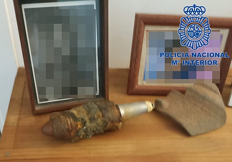Confunde un artilugio explosivo con un botellín y los Tedax tienen que desalojar su domicilio en San Fernando
