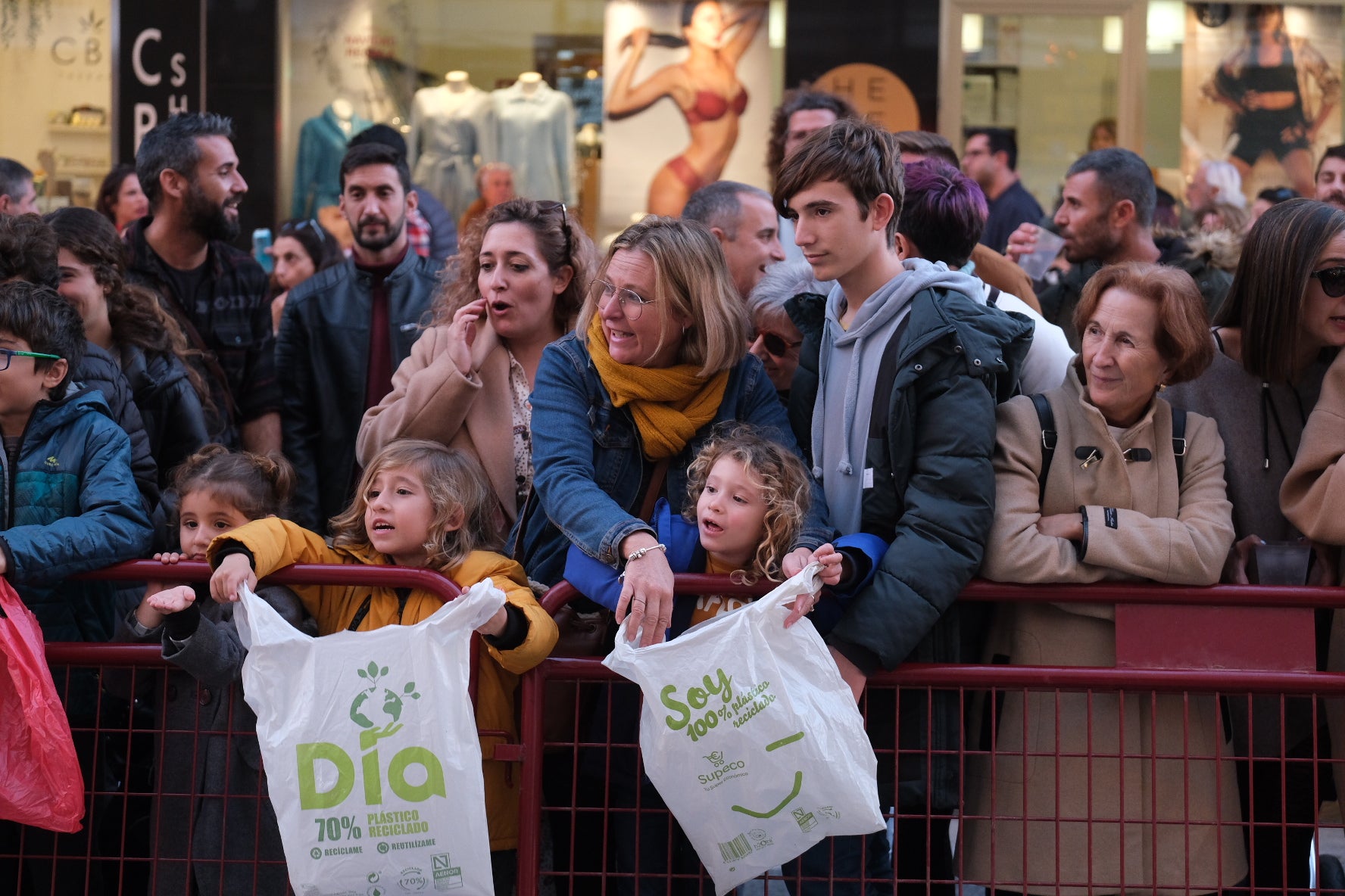 Fotos: Búscate en la Cabalgata de Reyes Magos en Cádiz