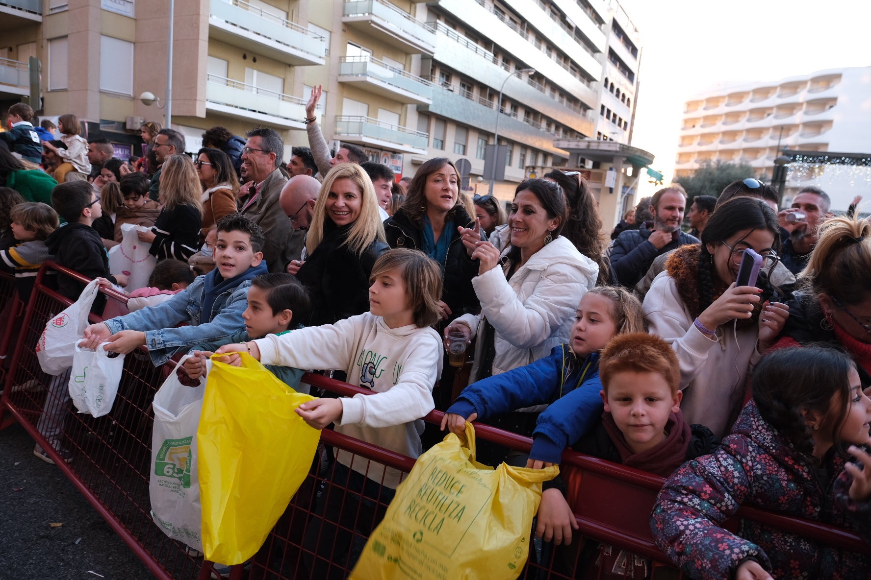 Fotos: Búscate en la Cabalgata de Reyes Magos en Cádiz