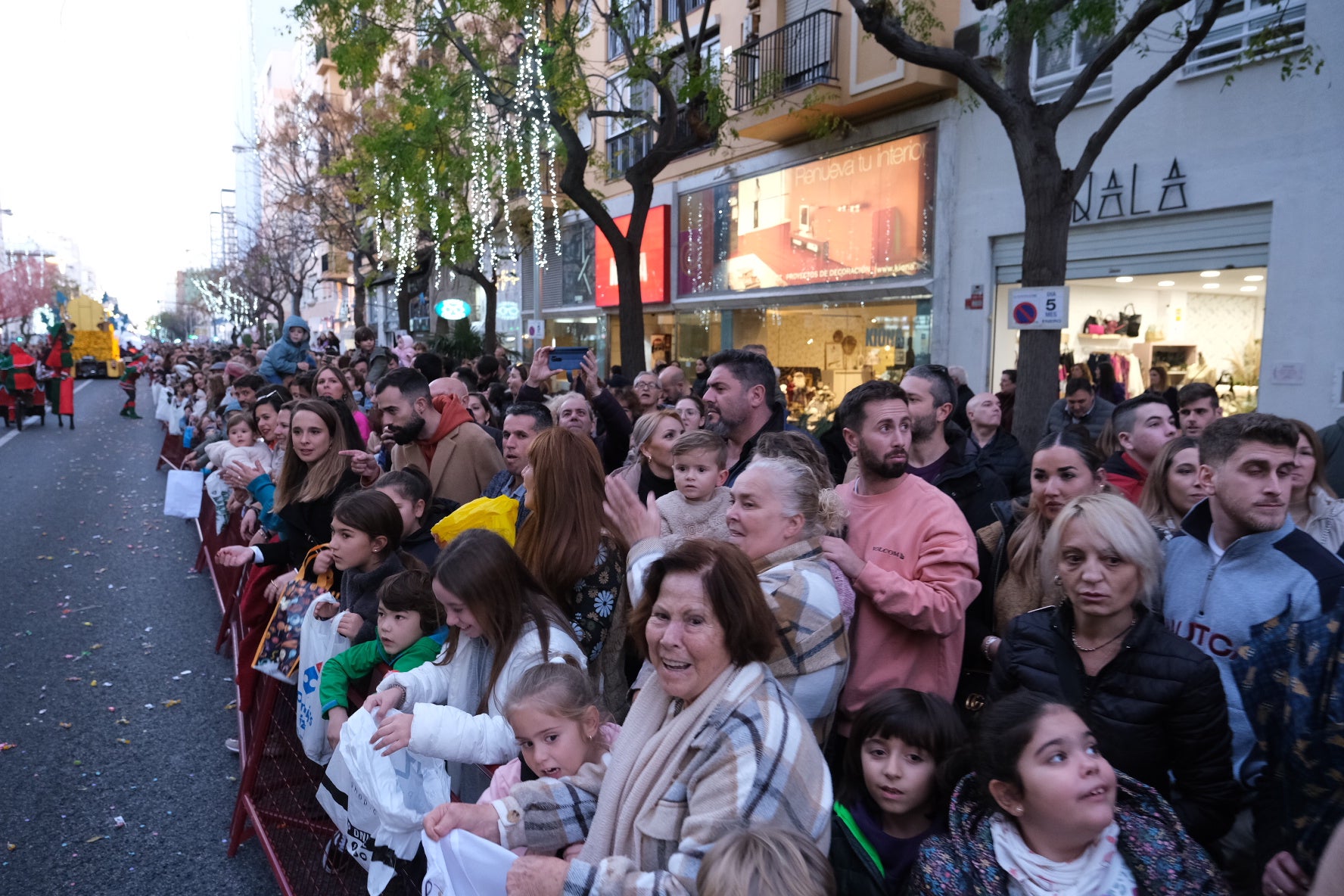 Fotos: Búscate en la Cabalgata de Reyes Magos en Cádiz