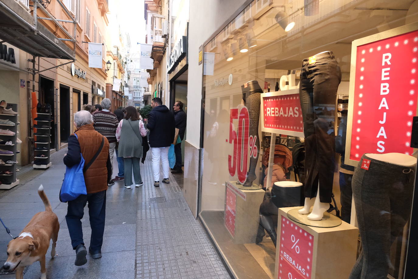 Fotos: Así está siendo la primera jornada de rebajas en Cádiz