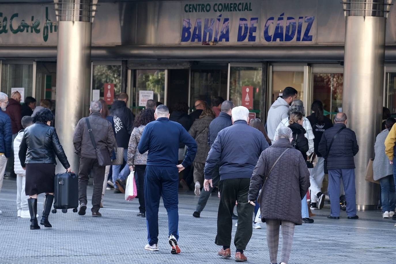 Fotos: Así está siendo la primera jornada de rebajas en Cádiz