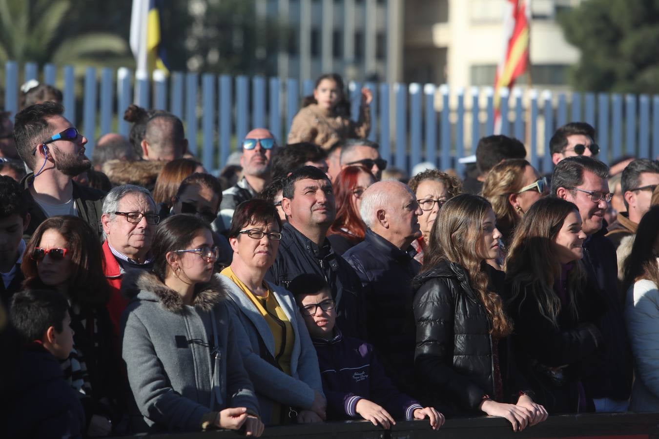 Fotos: La emocionante salida del buque Juan Sebastián de Elcano desde Cádiz