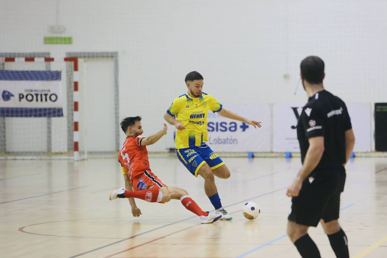 El Cádiz CF Virgili gana el derbi ante el Alchoyano (5-3)