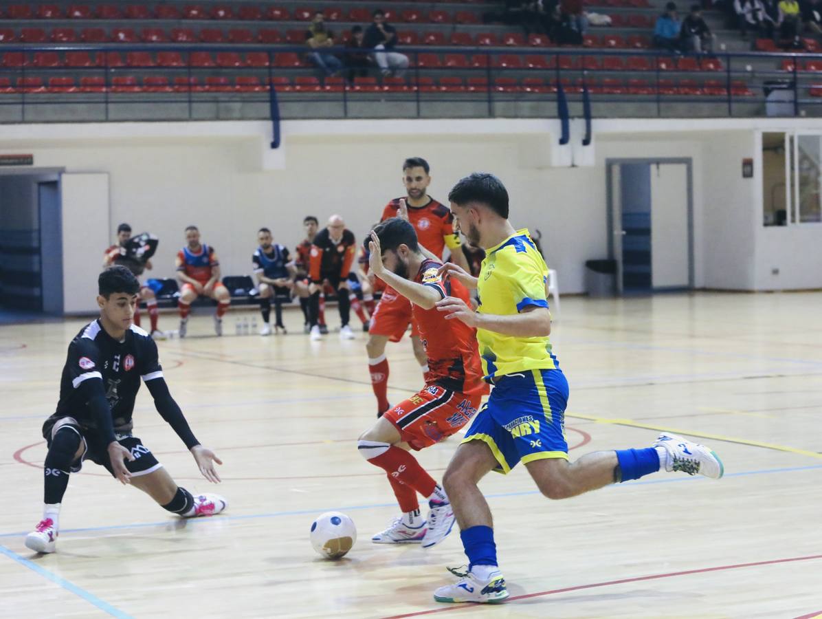 El Cádiz CF Virgili gana el derbi ante el Alchoyano (5-3)