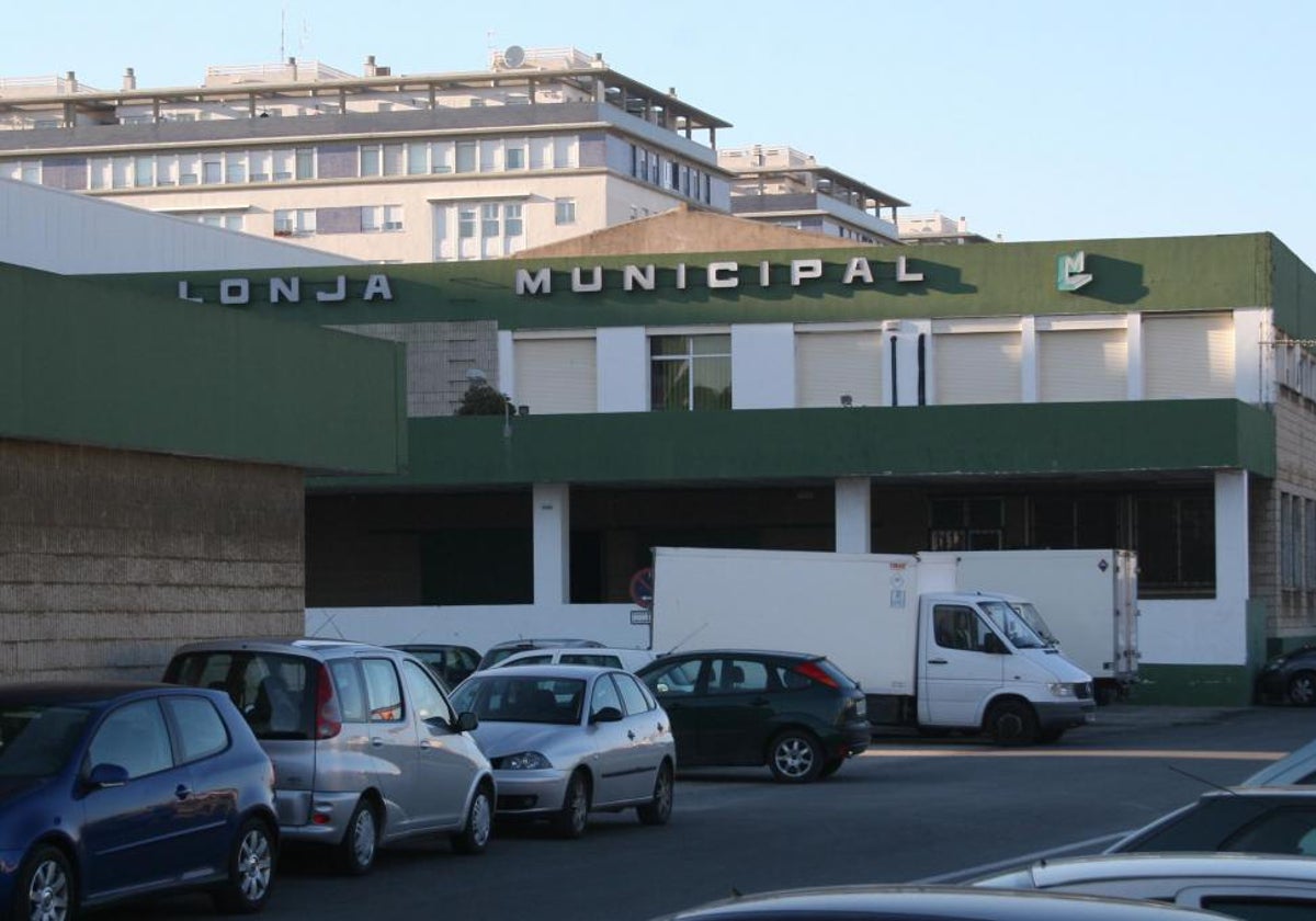 Cs denuncia el lamentable estado de conservación de la Lonja Municipal de Cádiz