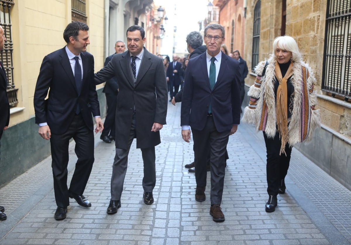 Bruno García, junto a Juanma Moreno, Núñez Feijóo y Teófila Martínez.