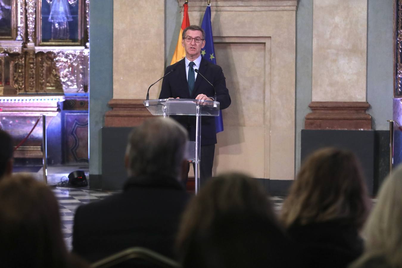 Fotos: Feijóo pasea por las calles de Cádiz junto a Bruno García, candidato del PP por Cádiz