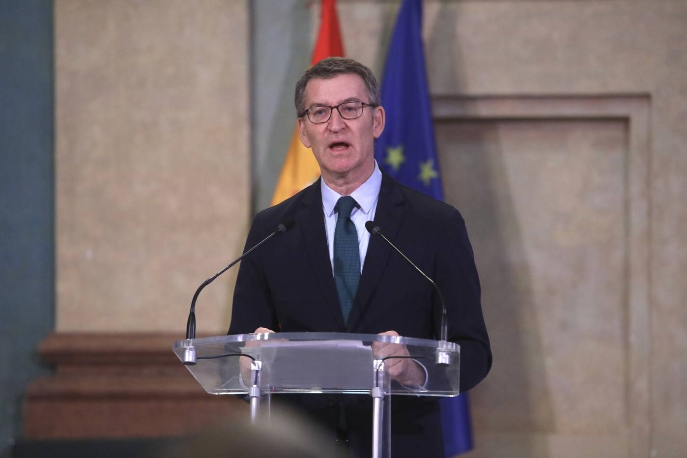 Fotos: Feijóo pasea por las calles de Cádiz junto a Bruno García, candidato del PP por Cádiz