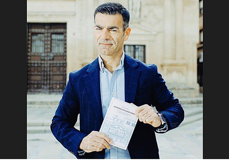 Ángel Quintana presenta su libro 'La política en clave local'