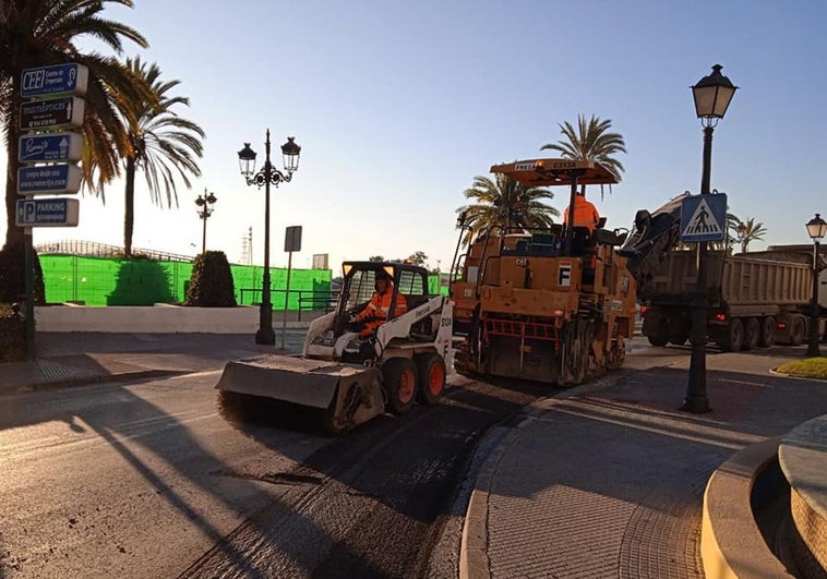 Comienza el asfaltado de Pozos Dulces que cerrará el acceso del tráfico a la ciudad por esta zona