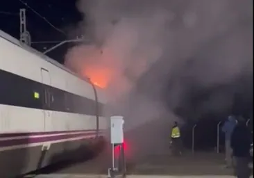 Más de cien pasajeros evacuados de un tren Barcelona-Cádiz por un incendio en el interior