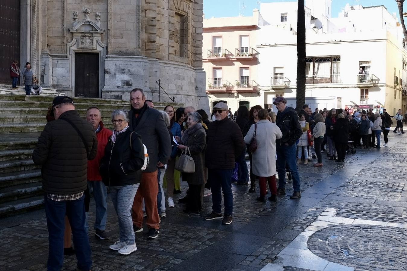 Fotos: Largas colas en la Catedral en la Gran Empanada Popular