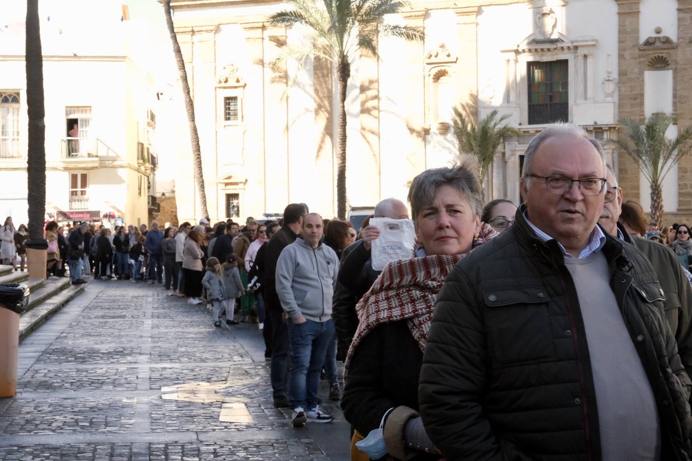 Fotos: Largas colas en la Catedral en la Gran Empanada Popular