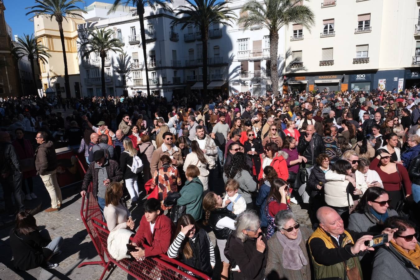 Fotos: Largas colas en la Catedral en la Gran Empanada Popular