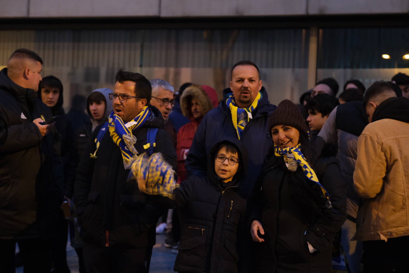 Fotos: Búscate en la previa del partido