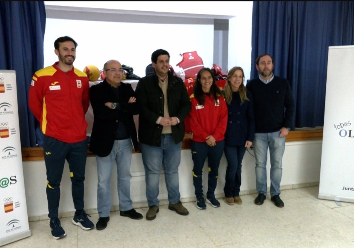 La Junta destaca los valores del deporte y el programa Todos Olímpicos en el CEIP Almirante Laulhé de San Fernando