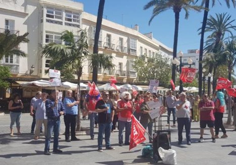 Ayuntamiento de Cádiz y sindicatos comienzan al fin a negociar el nuevo acuerdo regulador para los trabajadores municipales