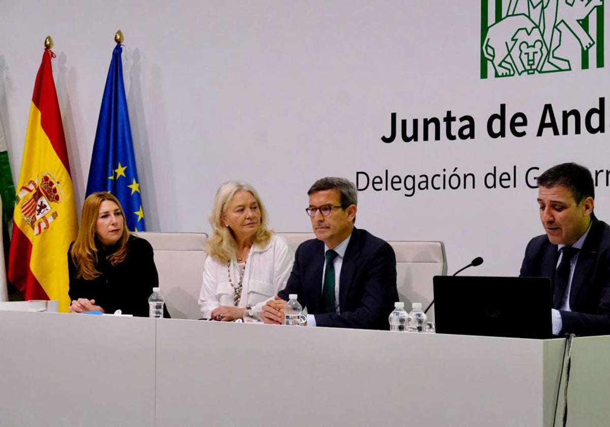 Momento de la presentación  del catálogo en la sede de la  Junta en Cádiz