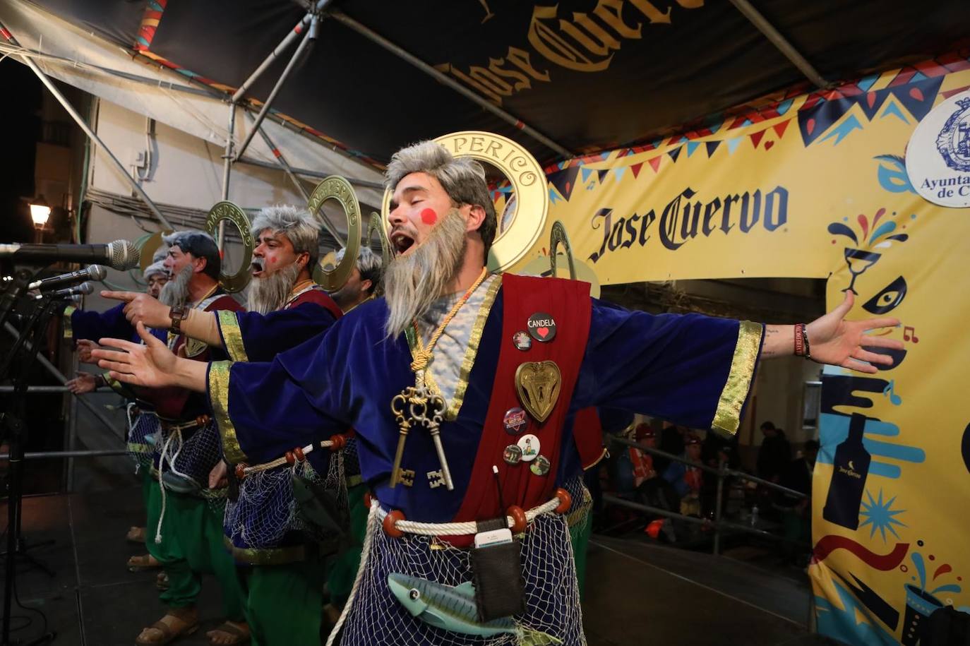 Las imágenes del jueves de Carnaval en Cádiz
