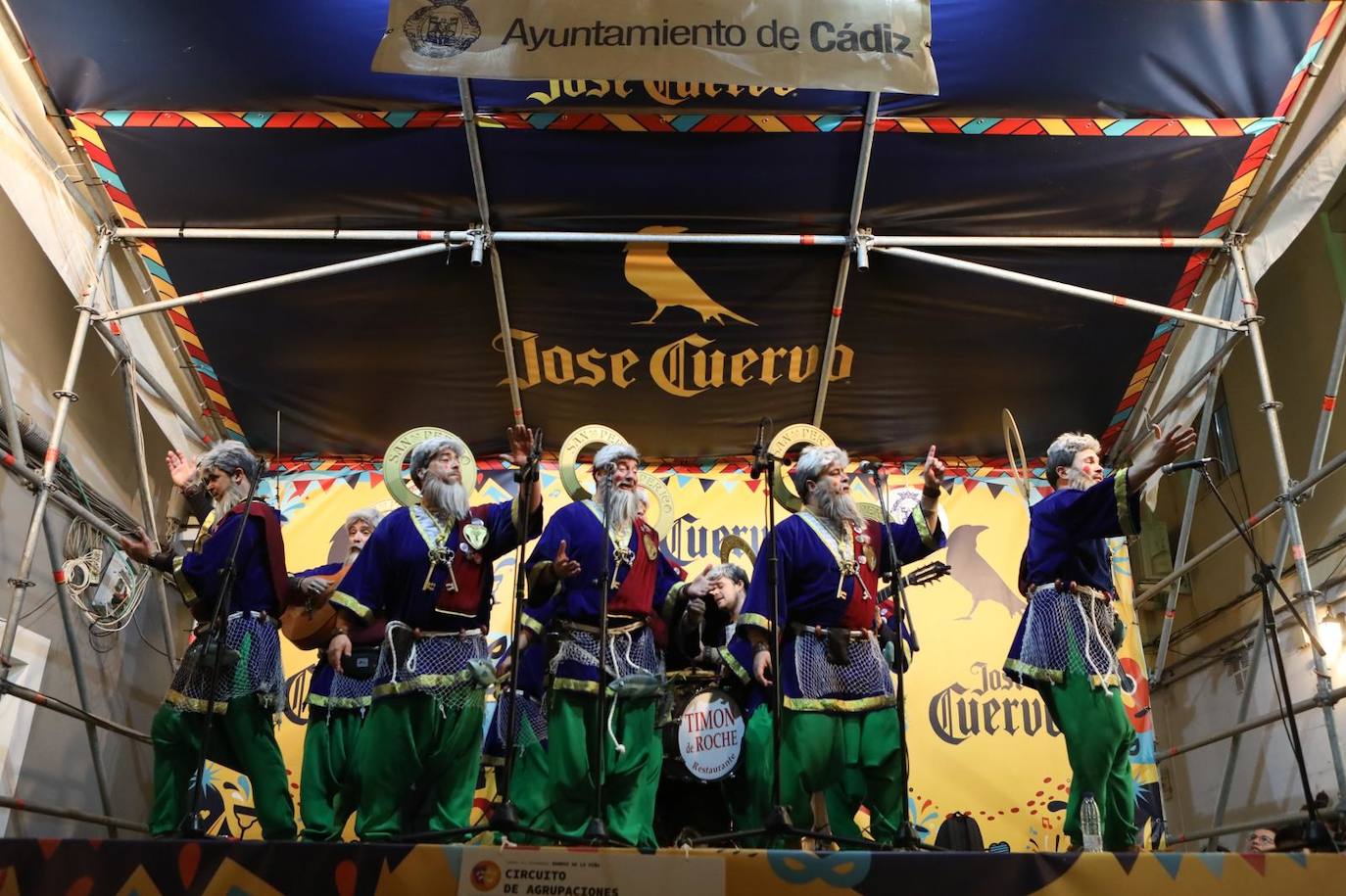 Las imágenes del jueves de Carnaval en Cádiz
