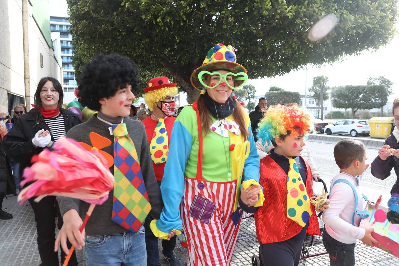 Las imágenes del &#039;Circo de emociones&#039; del Carnaval en el colegio Tierno Galván de Cádiz