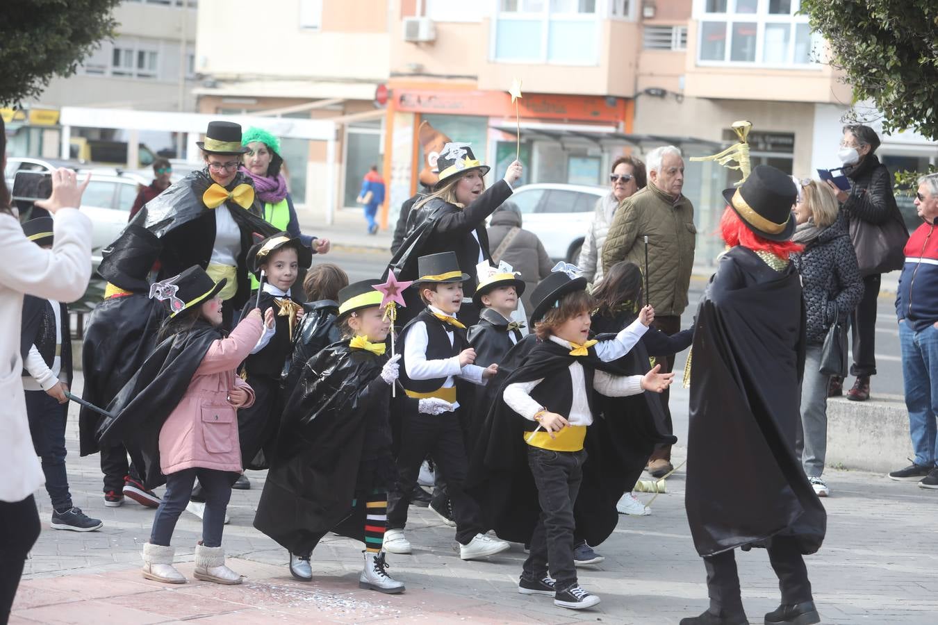 Las imágenes del &#039;Circo de emociones&#039; del Carnaval en el colegio Tierno Galván de Cádiz