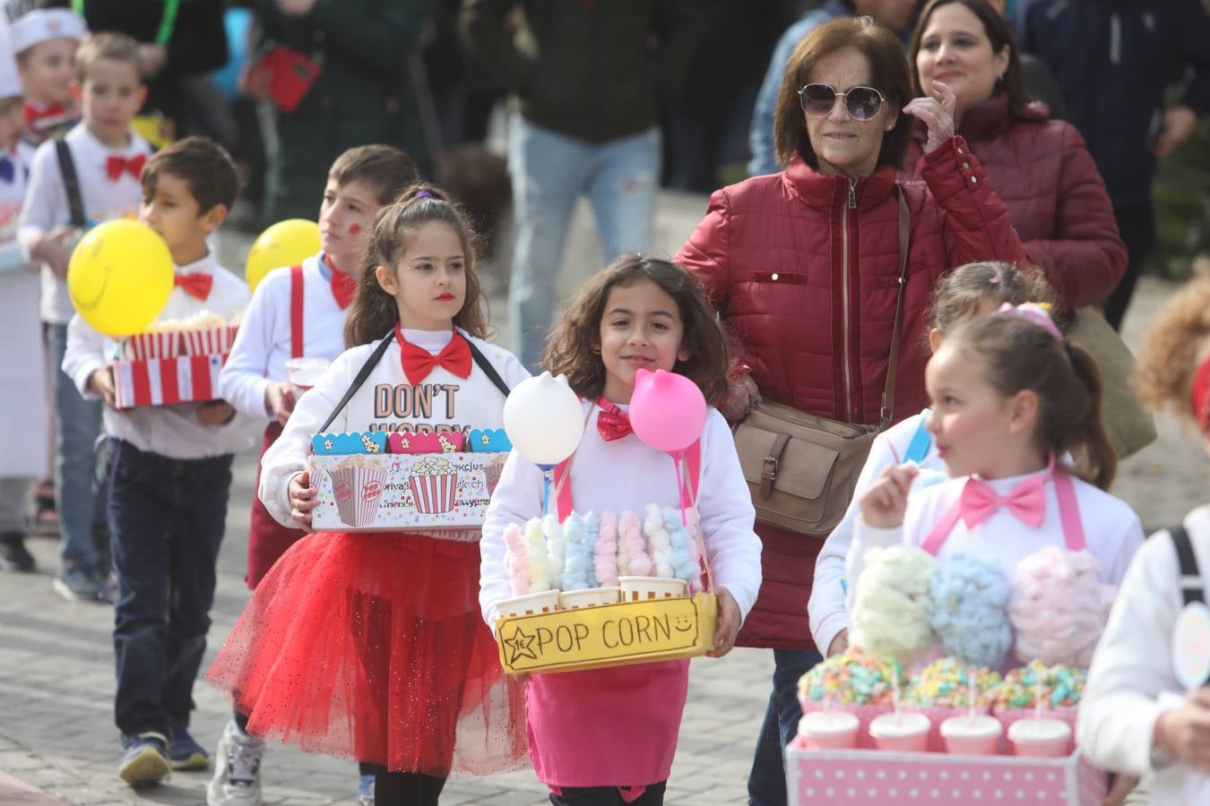 Las imágenes del &#039;Circo de emociones&#039; del Carnaval en el colegio Tierno Galván de Cádiz