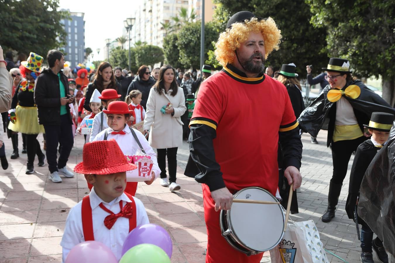 Las imágenes del &#039;Circo de emociones&#039; del Carnaval en el colegio Tierno Galván de Cádiz