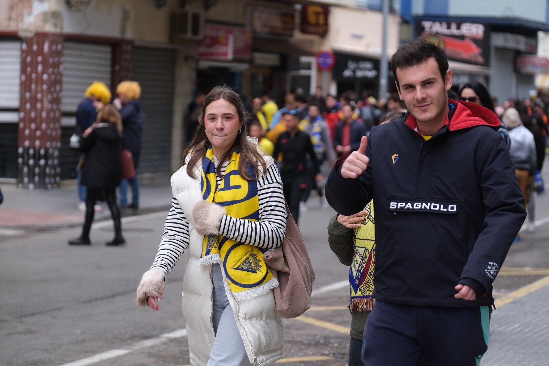 Búscate en los alrededores del estadio antes del partido Cádiz - Rayo