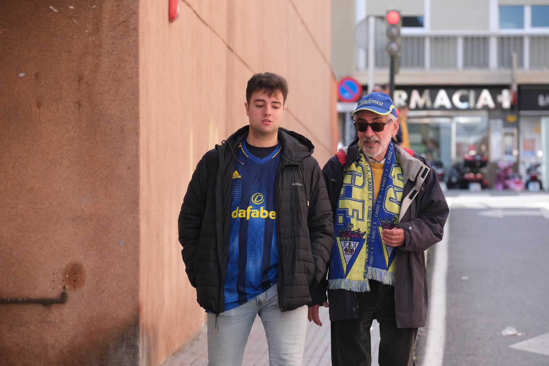 Búscate en los alrededores del estadio antes del partido Cádiz - Rayo