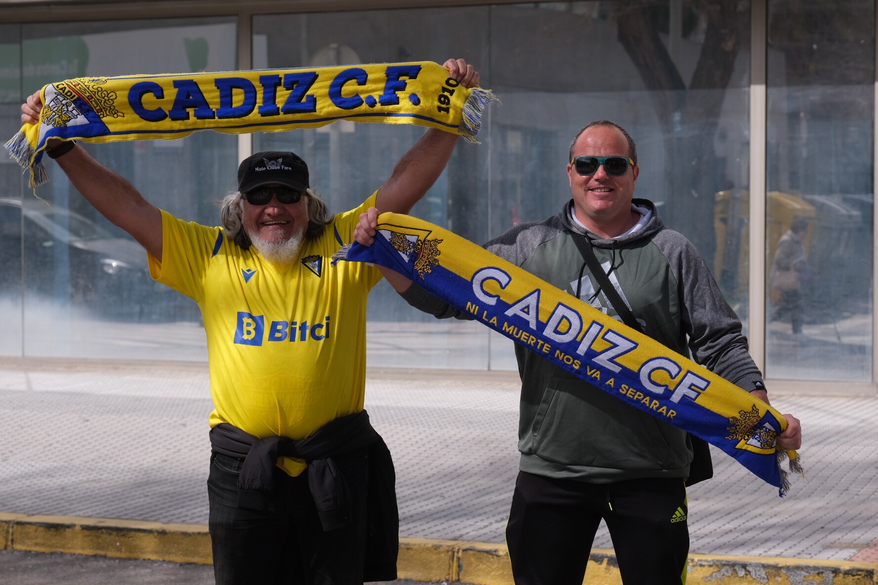 Búscate en los alrededores del estadio antes del partido Cádiz - Rayo